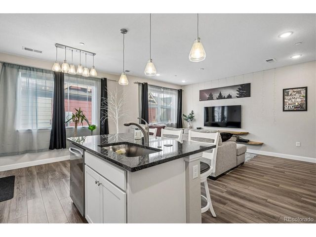 9992 W Victoria Pl 101, Littleton, CO 80127