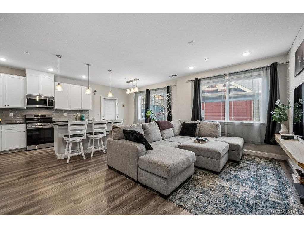 9992 W Victoria Pl 101, Littleton, CO 80127