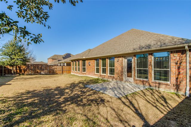 332 Chinchester Drive, Roanoke, TX 76262