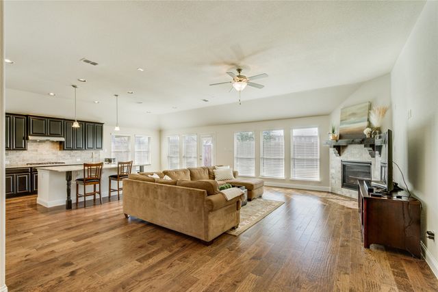 332 Chinchester Drive, Roanoke, TX 76262