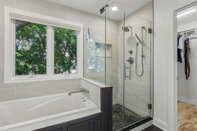 134 56th Place, West Des Moines, IA 50266