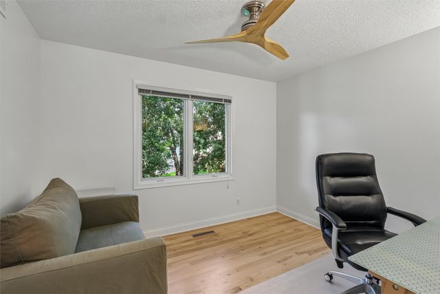 134 56th Place, West Des Moines, IA 50266