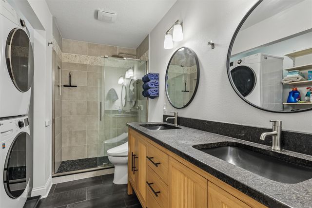 134 56th Place, West Des Moines, IA 50266