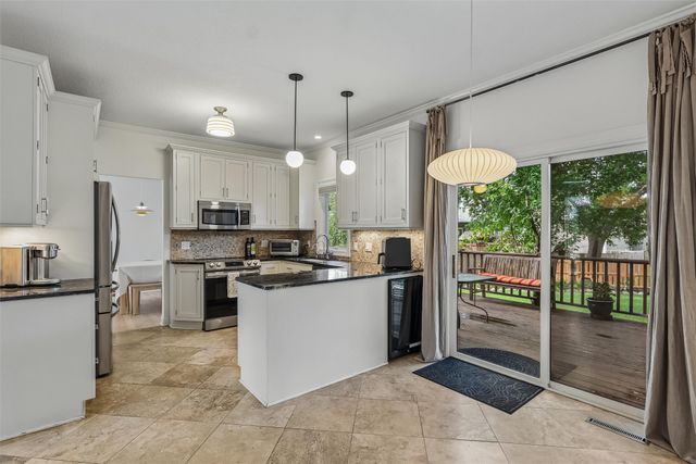 134 56th Place, West Des Moines, IA 50266