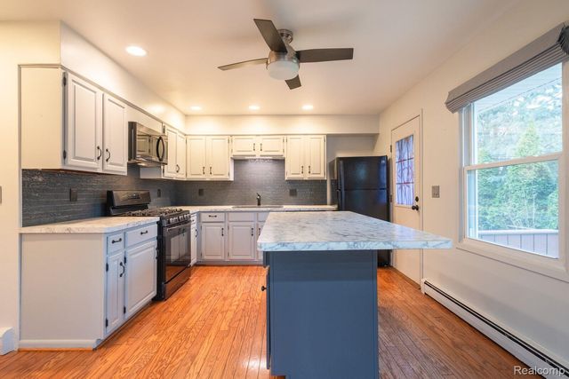 526 MIDLAND Boulevard, Royal Oak, MI 48073