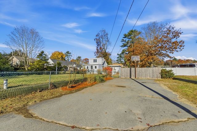 8 Pinehurst Avenue, Pembroke, MA 02359