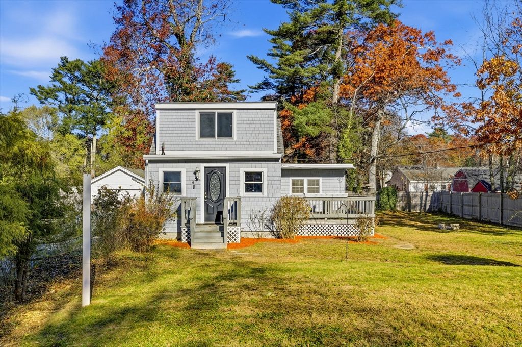 8 Pinehurst Avenue, Pembroke, MA 02359