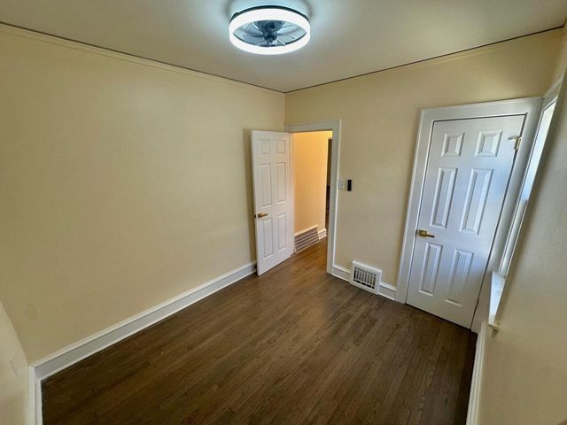 164 W Howard AVENUE, Milwaukee, WI 53207