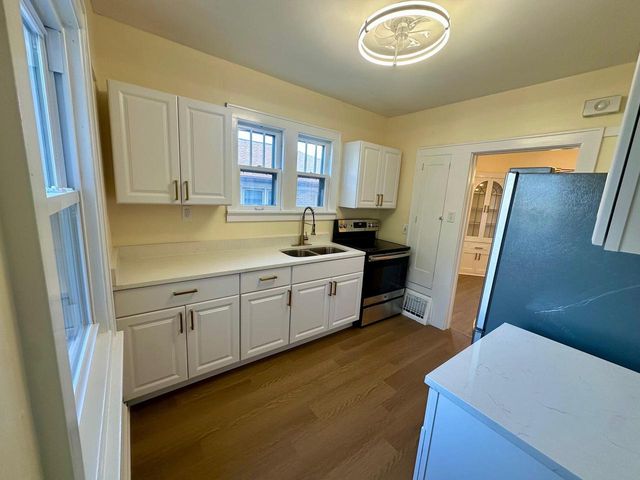 164 W Howard AVENUE, Milwaukee, WI 53207