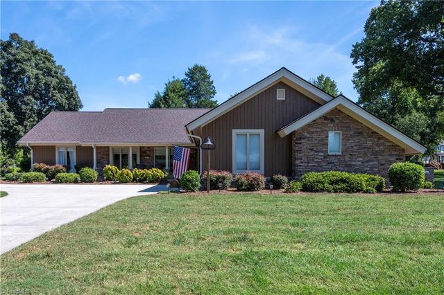 109 Holly Circle, Bermuda Run, NC 27006