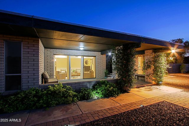 4901 W SOFT WIND Drive, Glendale, AZ 85310