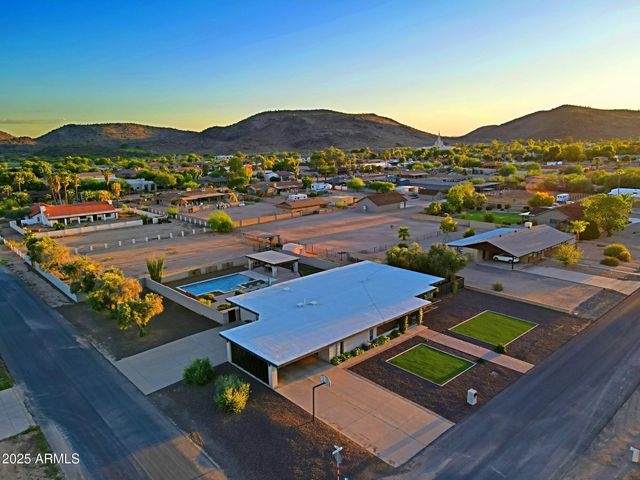 4901 W SOFT WIND Drive, Glendale, AZ 85310