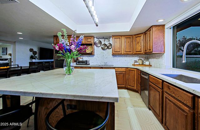 4901 W SOFT WIND Drive, Glendale, AZ 85310