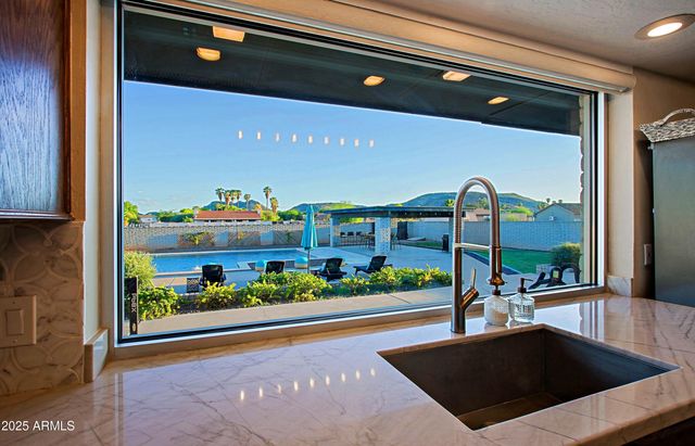 4901 W SOFT WIND Drive, Glendale, AZ 85310