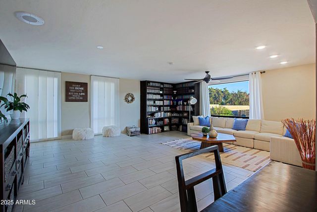 4901 W SOFT WIND Drive, Glendale, AZ 85310