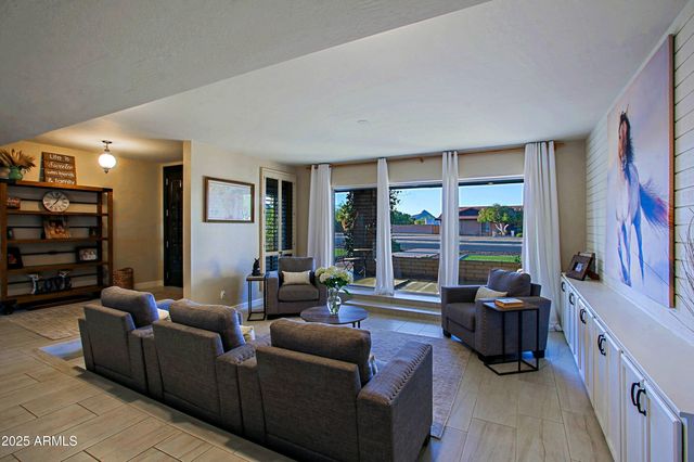 4901 W SOFT WIND Drive, Glendale, AZ 85310