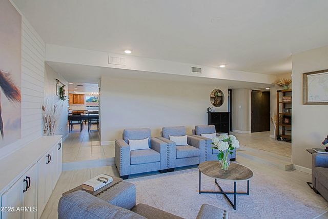 4901 W SOFT WIND Drive, Glendale, AZ 85310