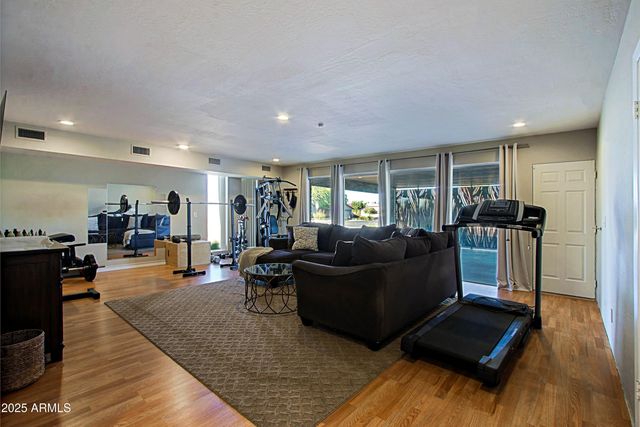 4901 W SOFT WIND Drive, Glendale, AZ 85310