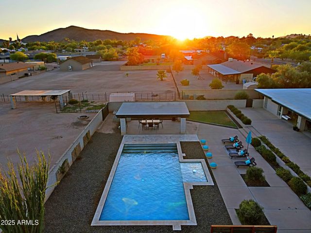 4901 W SOFT WIND Drive, Glendale, AZ 85310