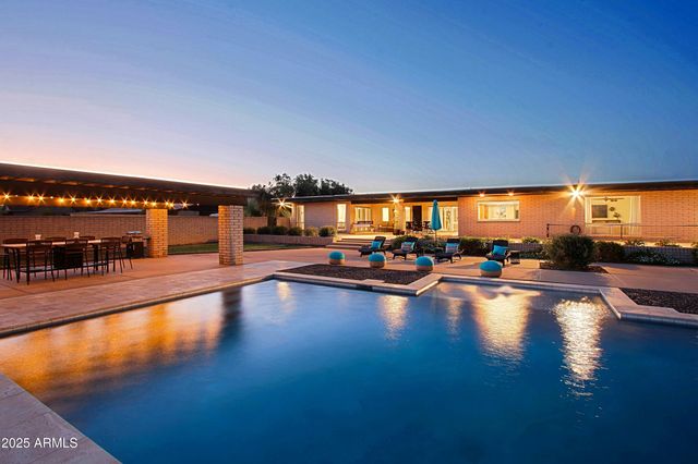 4901 W SOFT WIND Drive, Glendale, AZ 85310