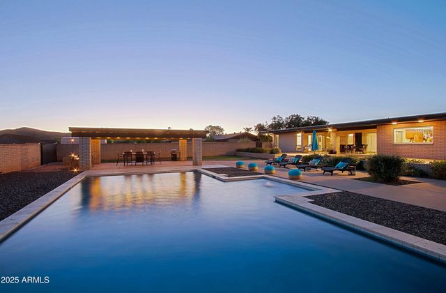 4901 W SOFT WIND Drive, Glendale, AZ 85310