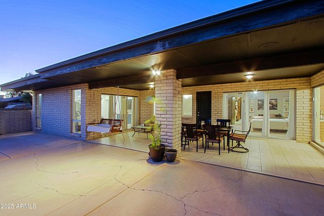 4901 W SOFT WIND Drive, Glendale, AZ 85310