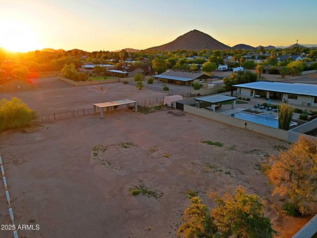 4901 W SOFT WIND Drive, Glendale, AZ 85310