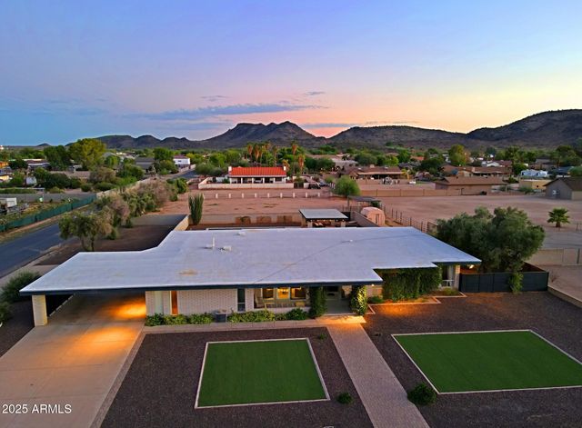 4901 W SOFT WIND Drive, Glendale, AZ 85310