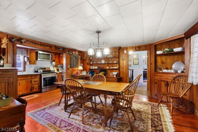 691 Ridgedale Ave, East Hanover Twp., NJ 07936