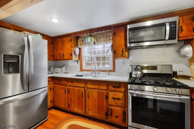 691 Ridgedale Ave, East Hanover Twp., NJ 07936