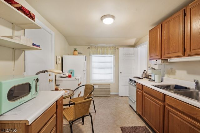 691 Ridgedale Ave, East Hanover Twp., NJ 07936