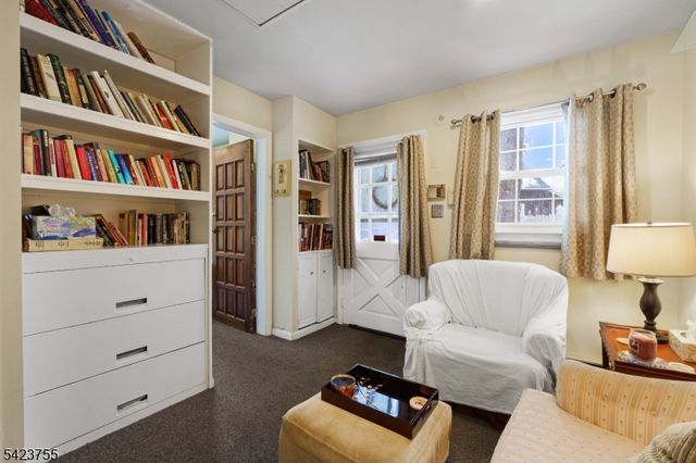 691 Ridgedale Ave, East Hanover Twp., NJ 07936