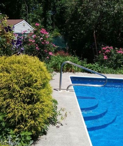 691 Ridgedale Ave, East Hanover Twp., NJ 07936