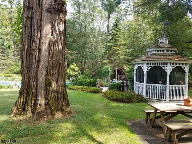 691 Ridgedale Ave, East Hanover Twp., NJ 07936