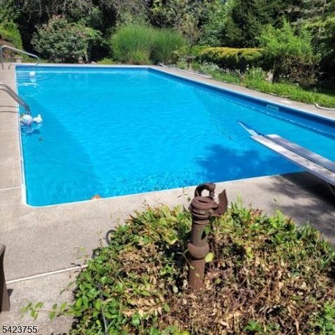 691 Ridgedale Ave, East Hanover Twp., NJ 07936