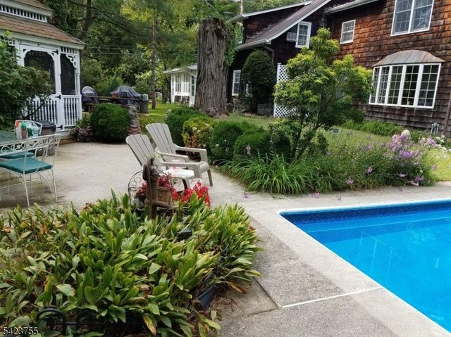 691 Ridgedale Ave, East Hanover Twp., NJ 07936