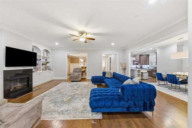 1041 Pine Grove Avenue NE, Atlanta, GA 30319