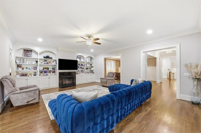 1041 Pine Grove Avenue NE, Atlanta, GA 30319