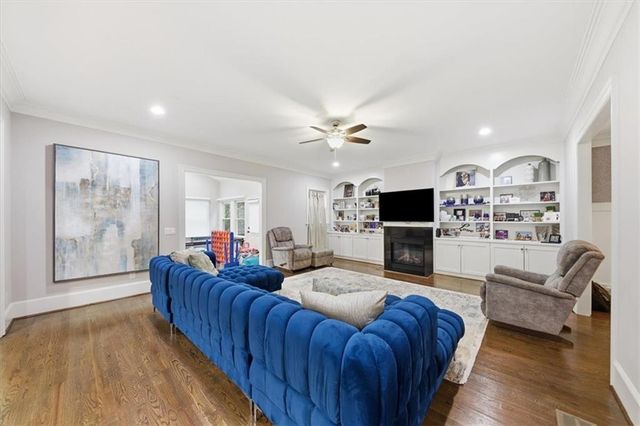 1041 Pine Grove Avenue NE, Atlanta, GA 30319