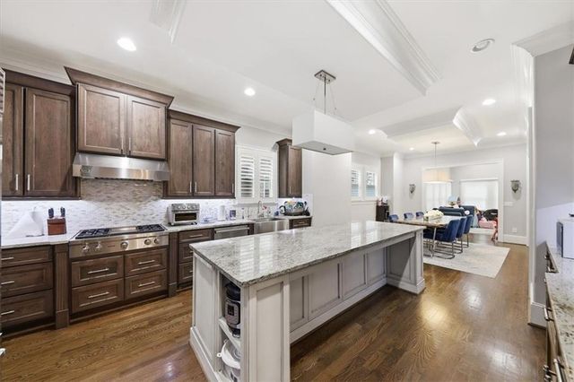 1041 Pine Grove Avenue NE, Atlanta, GA 30319