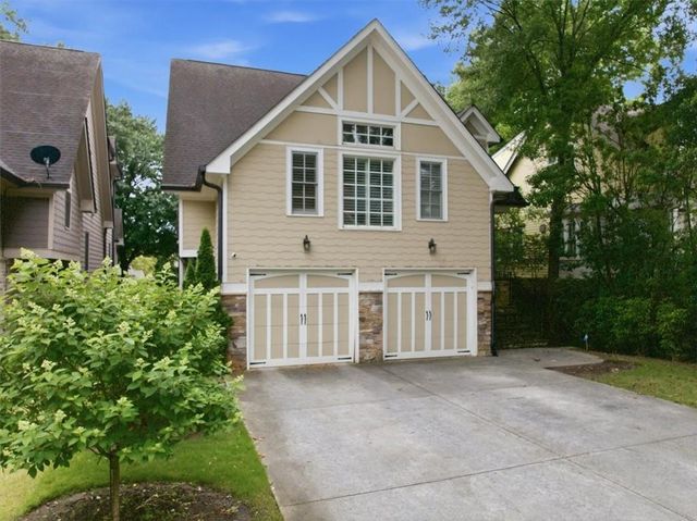 1041 Pine Grove Avenue NE, Atlanta, GA 30319