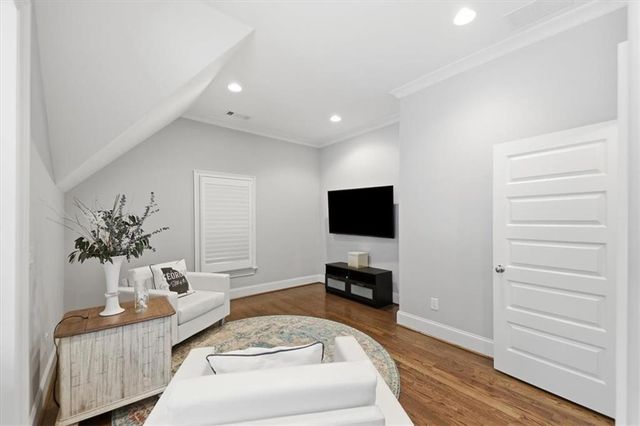1041 Pine Grove Avenue NE, Atlanta, GA 30319
