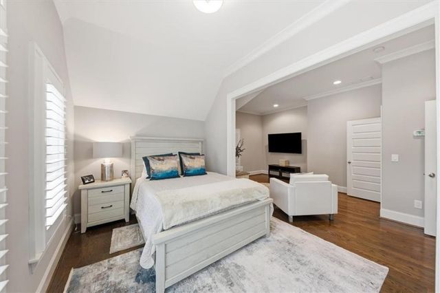 1041 Pine Grove Avenue NE, Atlanta, GA 30319