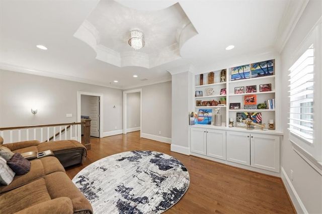 1041 Pine Grove Avenue NE, Atlanta, GA 30319