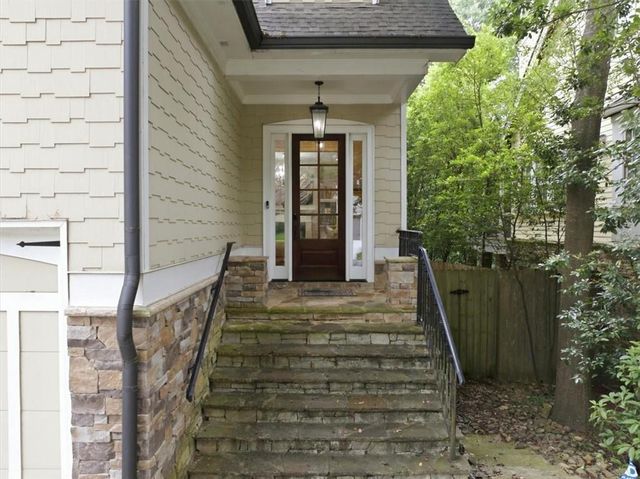 1041 Pine Grove Avenue NE, Atlanta, GA 30319