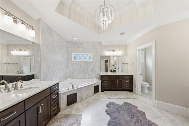 1041 Pine Grove Avenue NE, Atlanta, GA 30319