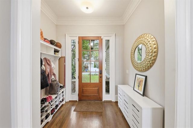 1041 Pine Grove Avenue NE, Atlanta, GA 30319