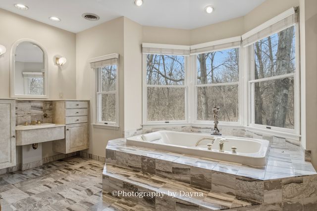 2190 W 3100 N. Road, Bourbonnais, IL 60914