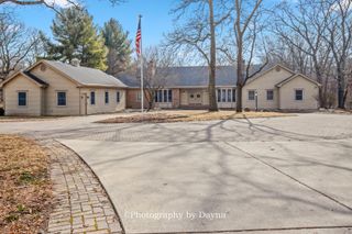 2190 W 3100 N. Road, Bourbonnais, IL 60914