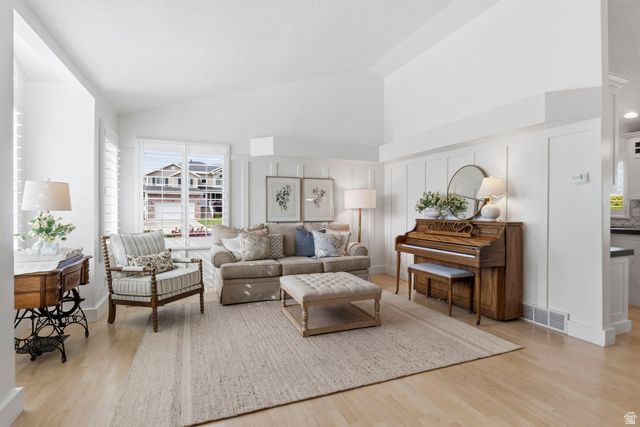 1215 S CAVE HOLLOW LN, Farmington, UT 84025